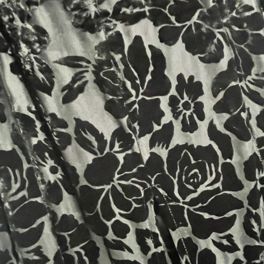 “Shrine” Burnout velvet sheer goth skirt - Picture 2 of 5